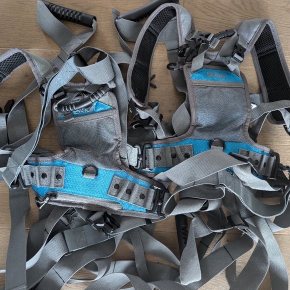 Sklon Ski & Snowboard Harness Trainer for Kids - 2 available - Picture 2 of 4